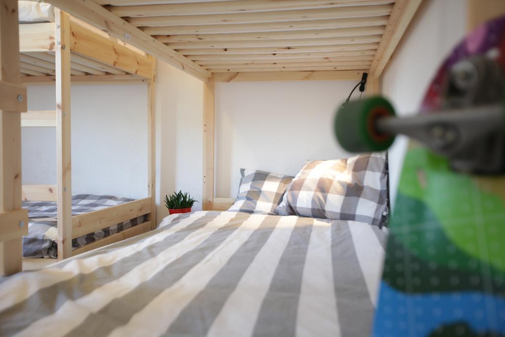 Moka Surfhouse Vandrarhem Ericeira Rum bild