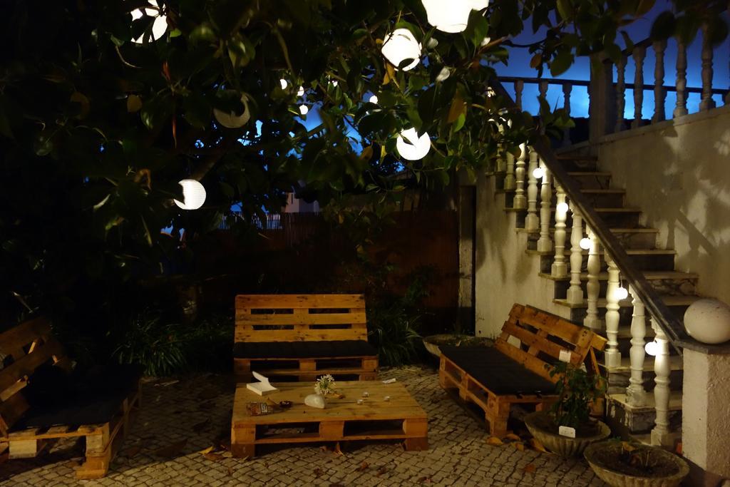 Moka Surfhouse Vandrarhem Ericeira Exteriör bild