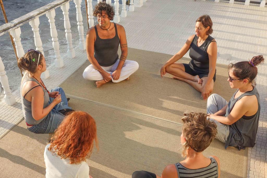Moka Surfhouse Vandrarhem Ericeira Exteriör bild