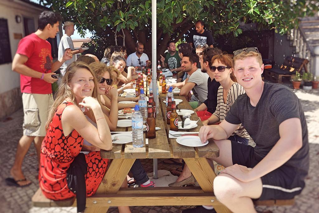 Moka Surfhouse Vandrarhem Ericeira Exteriör bild